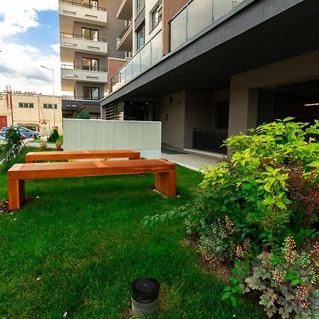 Brown Bear Apt. Boho Style Bedroom W/ City View & Free Parking Braşov Eksteriør bilde